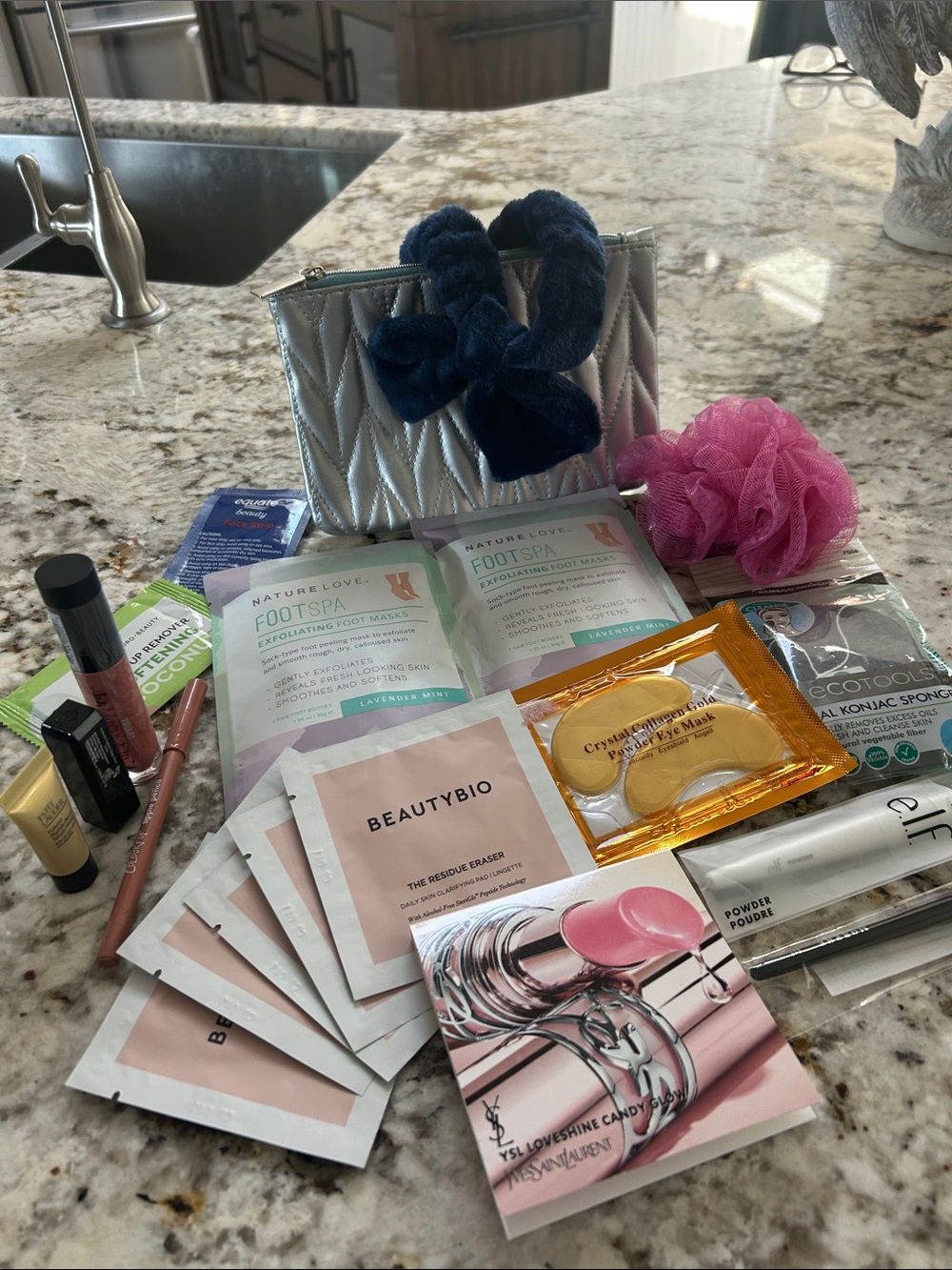 Skincare & Beauty Set in silver Travel Pouch Included 21 Pieces included